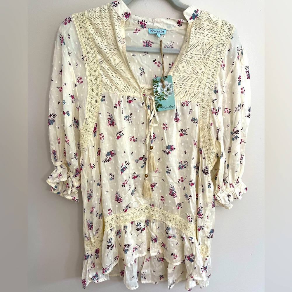 NWT Nostalgia Floral Print Top Size Small